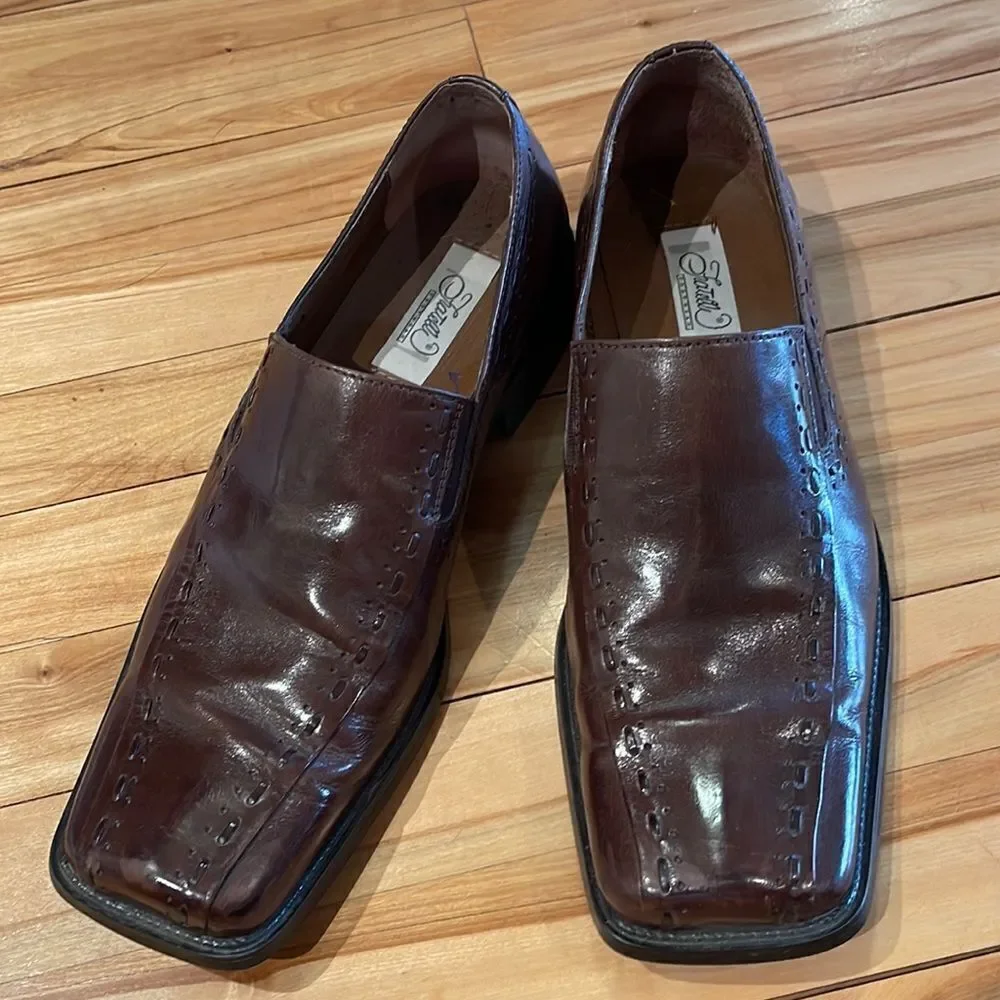 Fratelli deep burnished brown woven accent slip on leather loafers. Size 10.